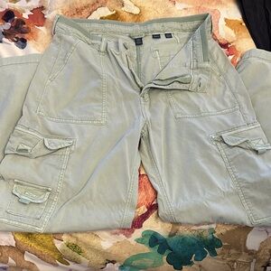 American Eagle Cargo Pants in Light Sage Green - Casual Utility Style